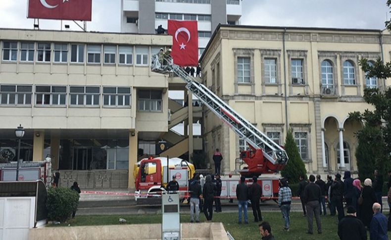 İzmir Valilik binasında intihar girişimi