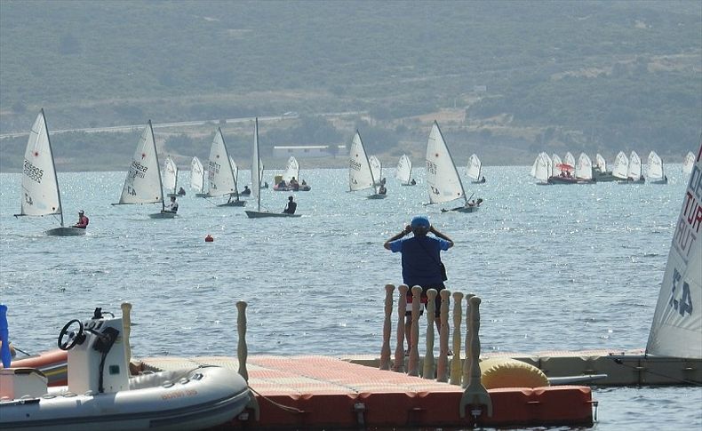 İzmir Valilik Kupası Yelken Yarışları sona erdi
