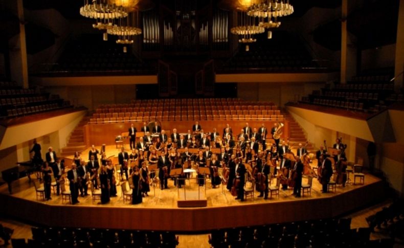 İzmir Devlet Senfoni Orkestrası sezonu açıyor
