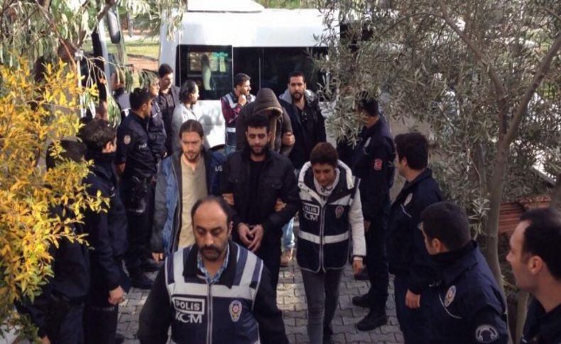 İzmir'de insan kaçakçılığı şebekelerine darbe