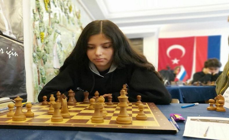 İzmirli satranççılar Türkiye şampiyonasına hazır