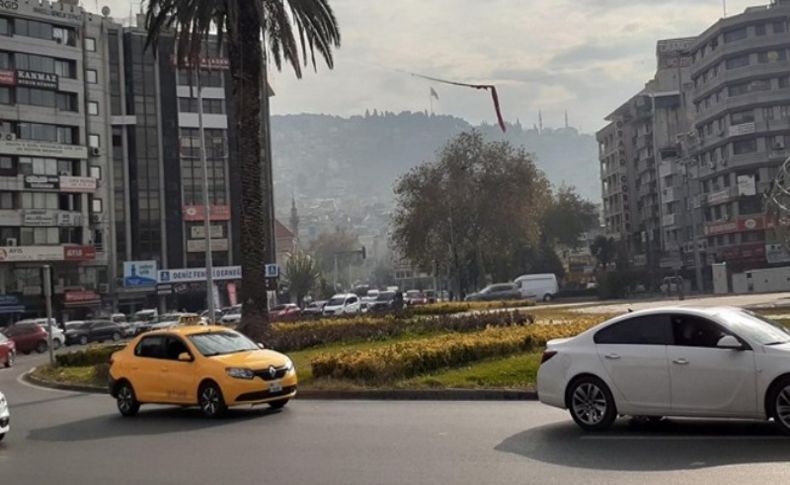 İzmirlilerden hava kirliliği tepkisi: Balkondan karşıyı bile göremiyorum