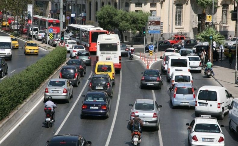 İzmir'de taşıt sayısı arttı