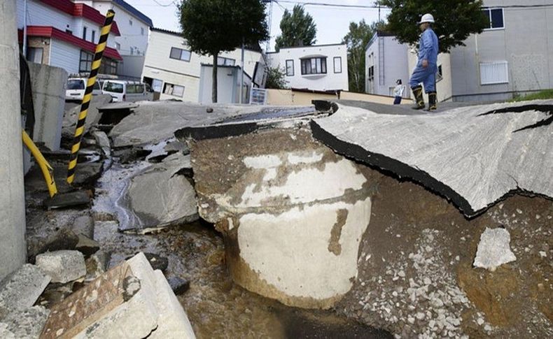 Japonya 6.7’lik depremle sallandı