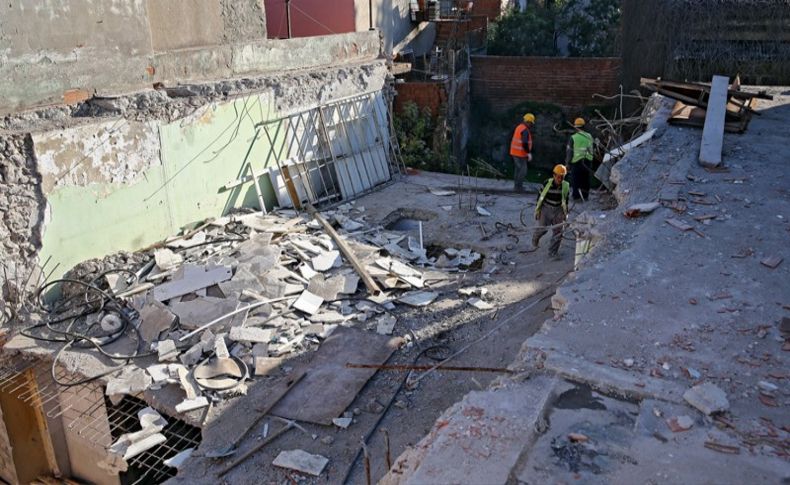 Kaçak bina yıkıldı tarihi sarnıç ortaya çıktı