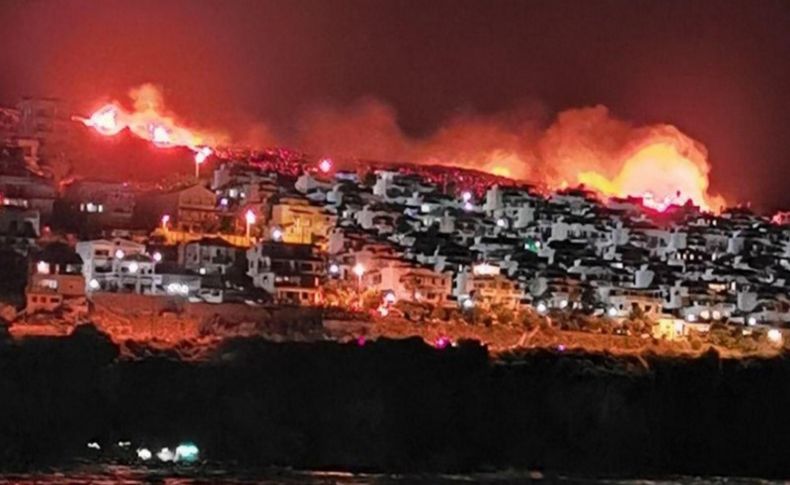 Karaburun'da korkutan yangın! Alevler yazlık sitelere ulaşmadan durduruldu