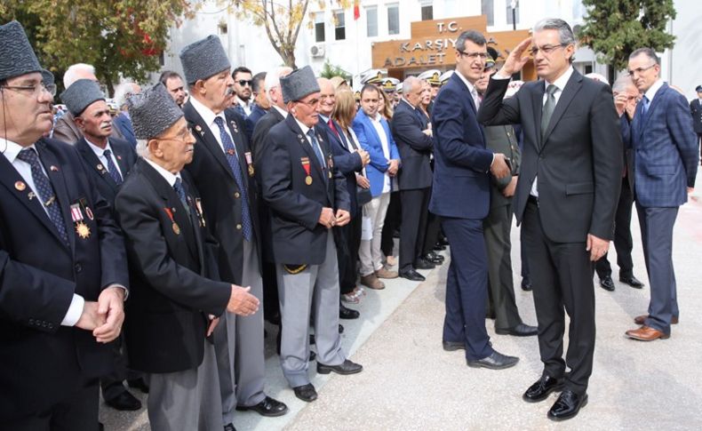 Karşıyaka’da 'Cumhuriyet' töreni