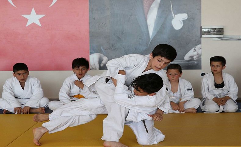 Karşıyaka’da geleceğin judocuları yetişiyor