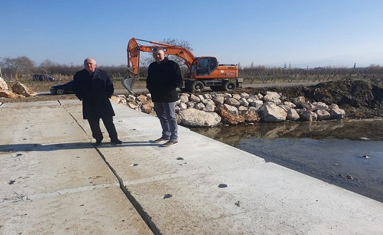 Kemalpaşa Belediyesi’nden çiftçiyi sevindiren köprü!