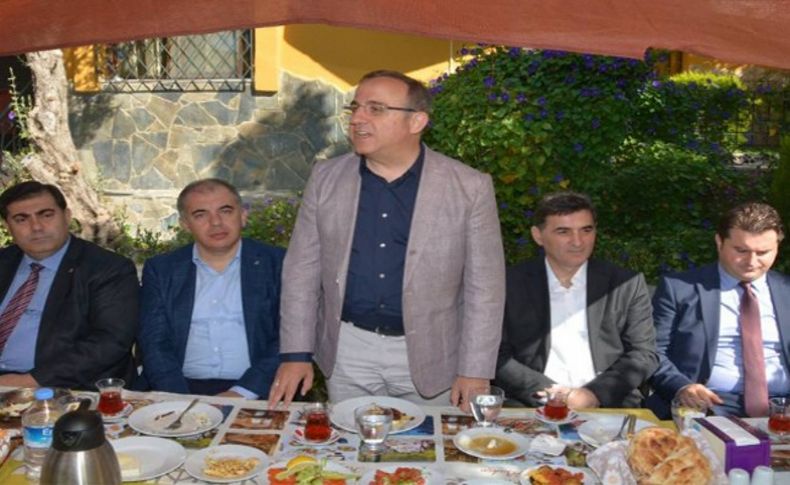 AK Parti İzmir Balkan Temsilcileri ile kahvaltıda buluştu