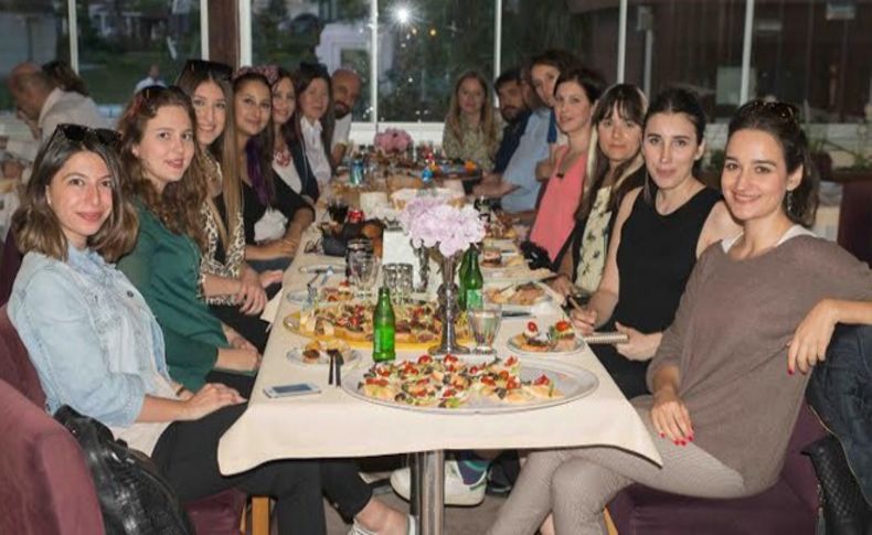Bloggerlar Karşıyaka'ya hayran kaldı