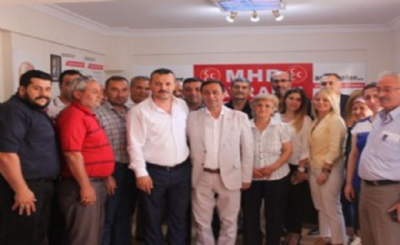 MHP'li Koç yeminini etti soluğu seçim bölgesinde aldı: İzmir’in 13 yılını kazandıracağız