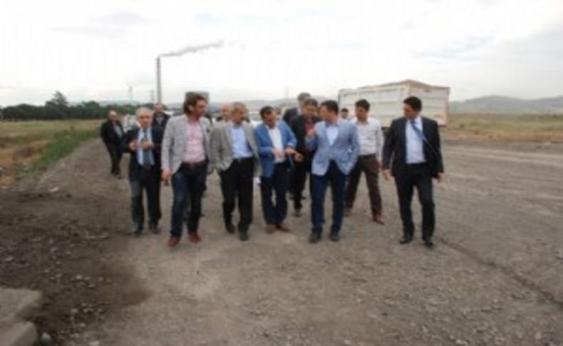 AK Partili Dağ Aliağa'da liman yolunu inceledi