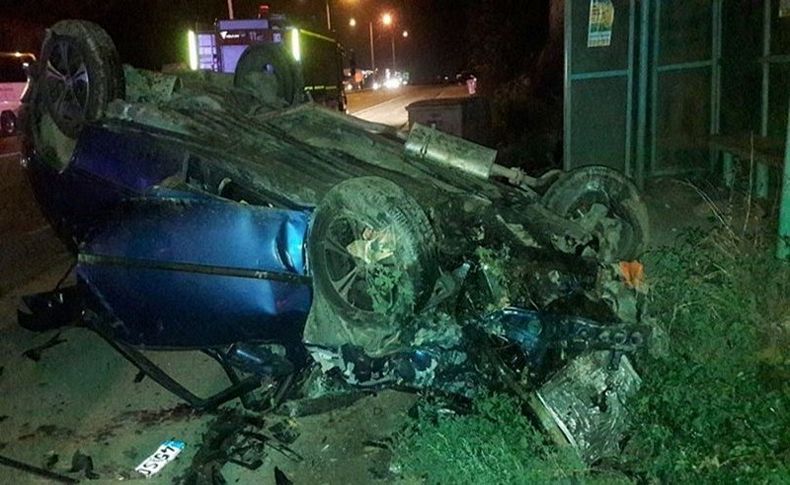 Manisa'da iki araç çarpıştı 8 kişi yaralandı