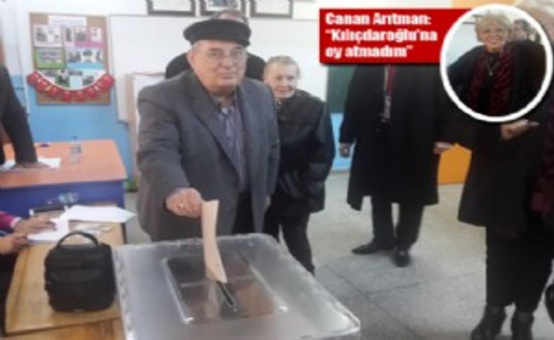 Kılıçdaroğlu'na oy vermeyeceğini açıklayan Anadol sandık başında