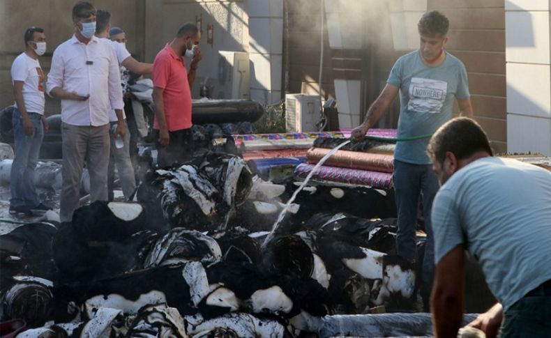 Menemen'de tekstil fabrikası yandı