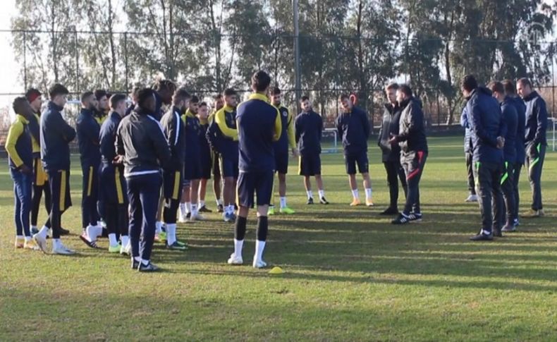 Menemenspor teknik direktörü Karan'dan futbolculara net mesaj