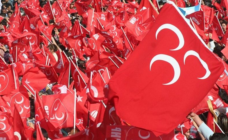 MHP İzmir’de 9 istifa