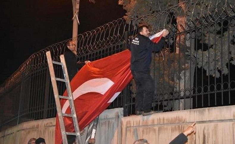 MHP'nin bayrak tepkisine AK Parti'den sert yanıt