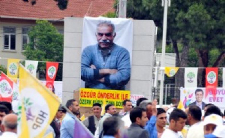 MHP'li Akçay'dan Öcalan posteri tepkisi