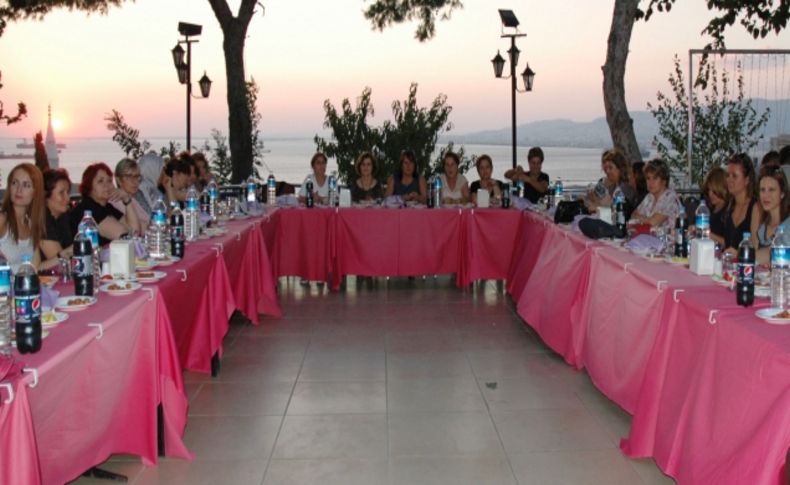 MHP’li kadınlar iftar yemeğinde buluştu