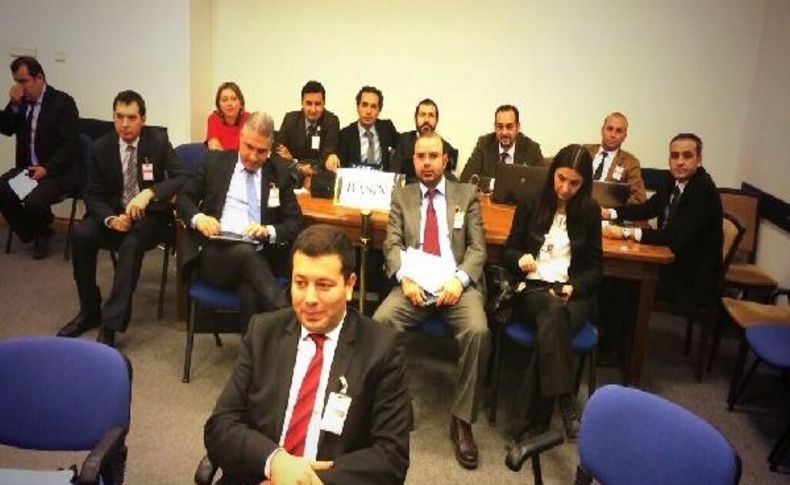 Milletvekili Boş Masayi Çektirtip Paylaşti Gazeteciler Tepki Gösterdi