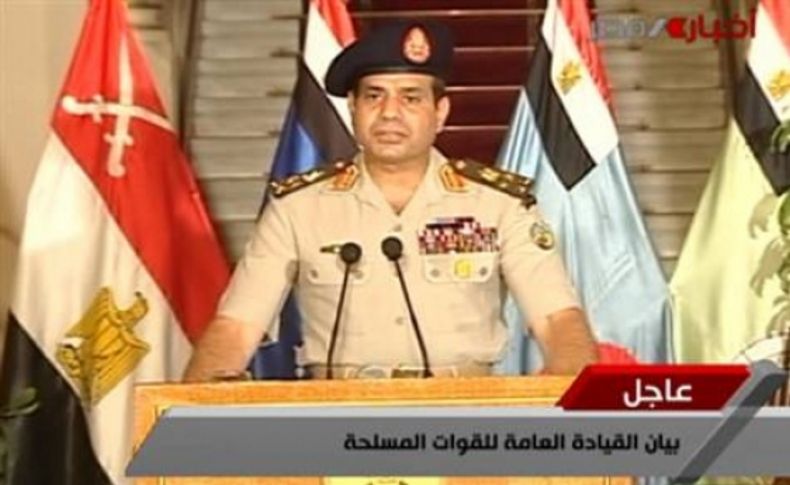 Mısır'da yönetim orduda