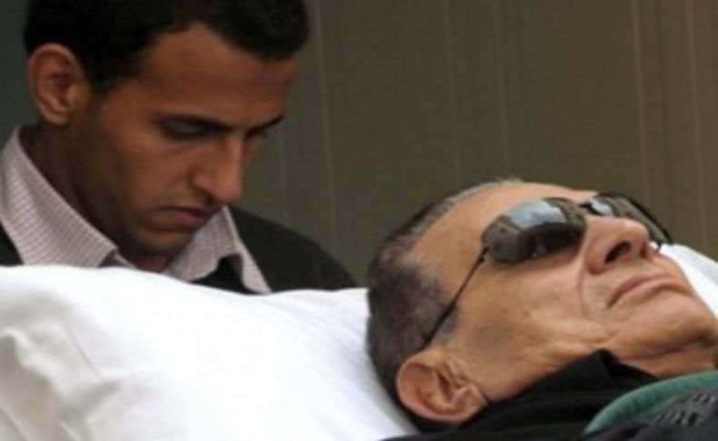 Mısır'da mahkeme Hüsnü Mübarek'i akladı