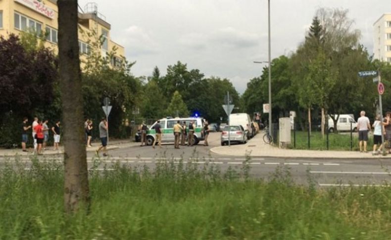 Münih'te silahlı saldırı: Ölü ve yaralılar var!