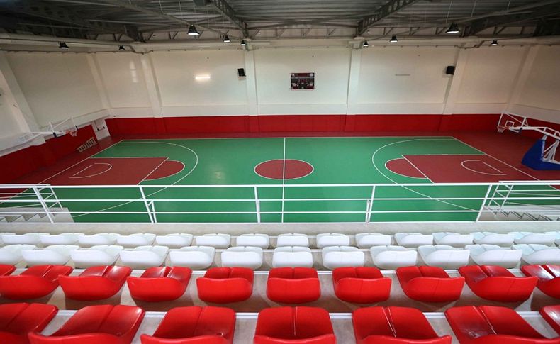 Nadir Vekiloğlu Spor Salonu açılıyor