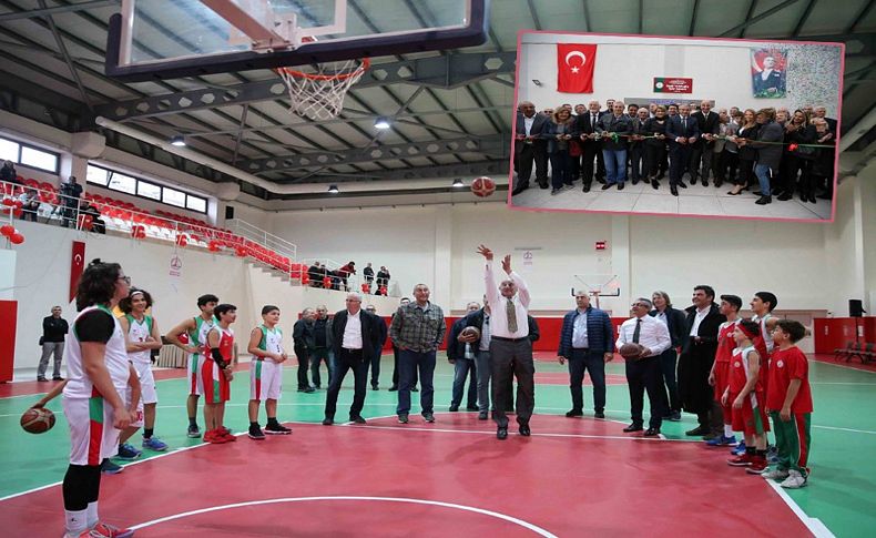 Nadir Vekiloğlu spor salonu hizmete açıldı