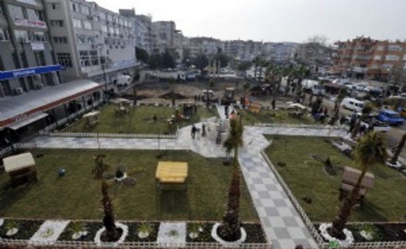 Öldürülen üniversiteli Çakıroğlu'nun adı Aliağa'da parka verildi