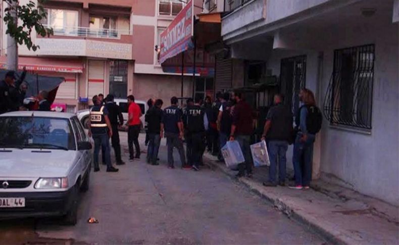 İzmir'de 1 Mayıs operasyonu: 4 gözaltı