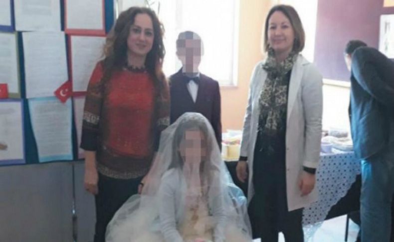 Ortaokul öğrencilerine derste 'düğün': Öğretmenler para taktı