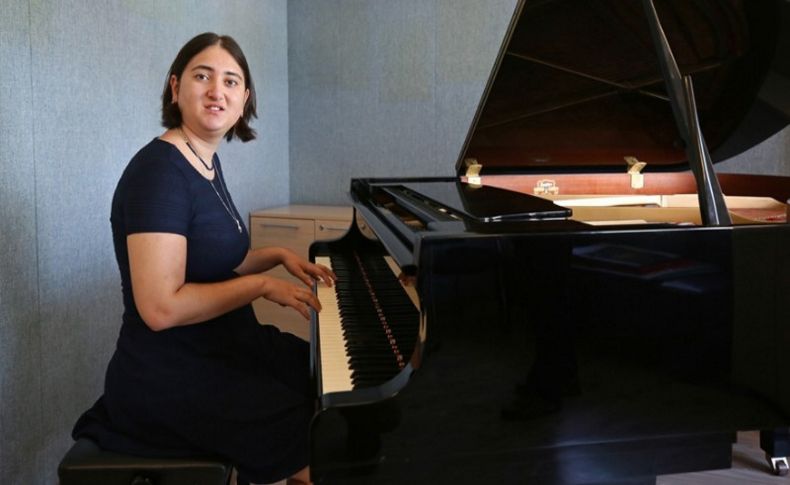 Otizmli genç piyanist, yetenek sınavını geçerek üniversiteli oldu