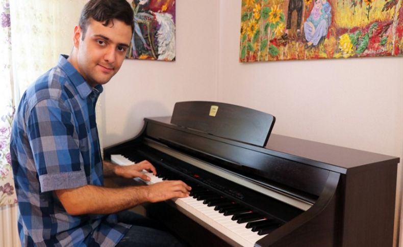 Otizmli Onur, müzik öğretmeni olmak için o şartın kaldırılmasını istiyor
