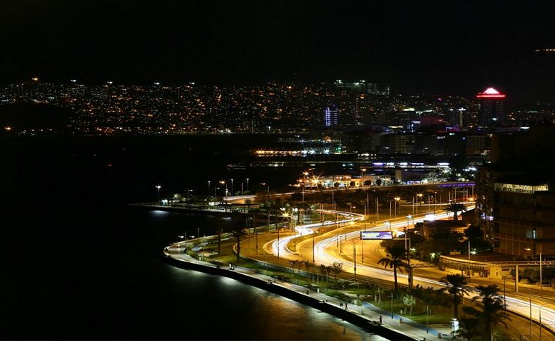 Profesörden korkutan açıklama: İzmir'de 200 bin konut riskli