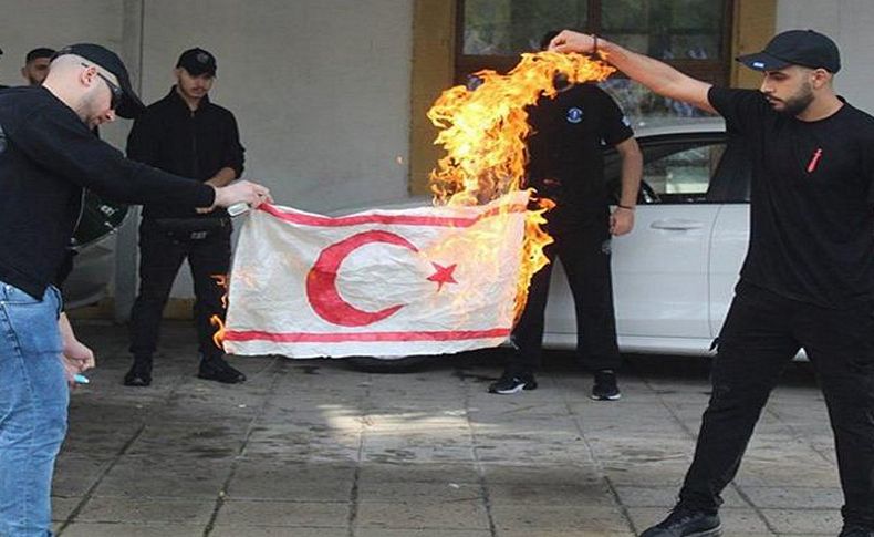 Rumlardan çirkin provokasyon! KKTC bayrağı yakıldı