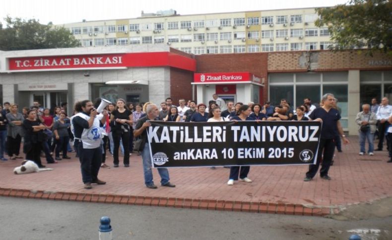 İzmir'de sağlıkçılardan protesto