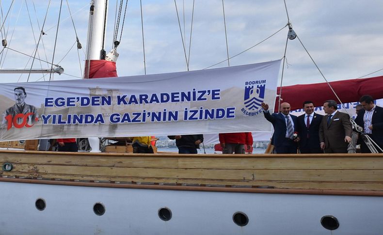 Samsun yolundaki 'STS Bodrum' gemisi İzmirliler ile buluştu