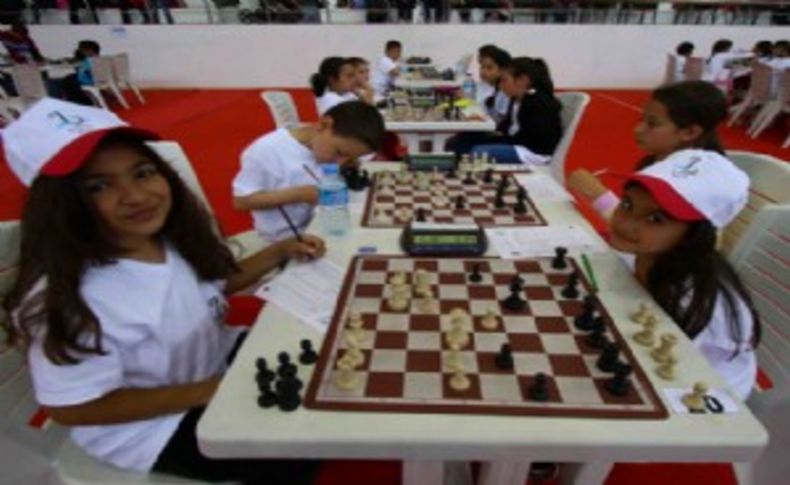 Bayraklı’da 23 Nisan Satranç Turnuvası tamamlandı