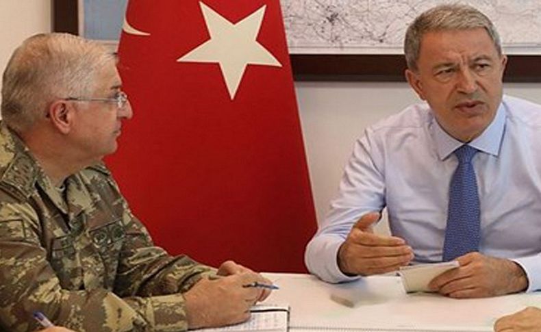 Savunma Bakanı Akar ve komutanlar Suriye sınırında