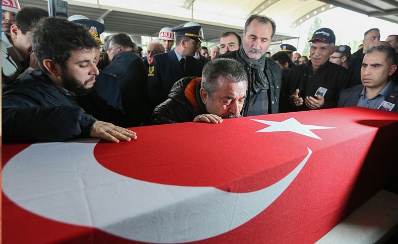 Şehit Yüzbaşı Karaman İzmir'de son yolculuğuna uğurlandı