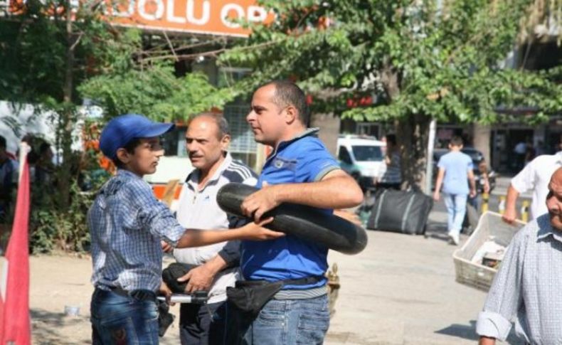 Sığınmacılar İzmir esnafına 'can simidi' oldu