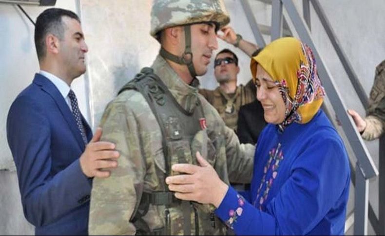 Sınırdaki askere Anneler Günü sürprizi