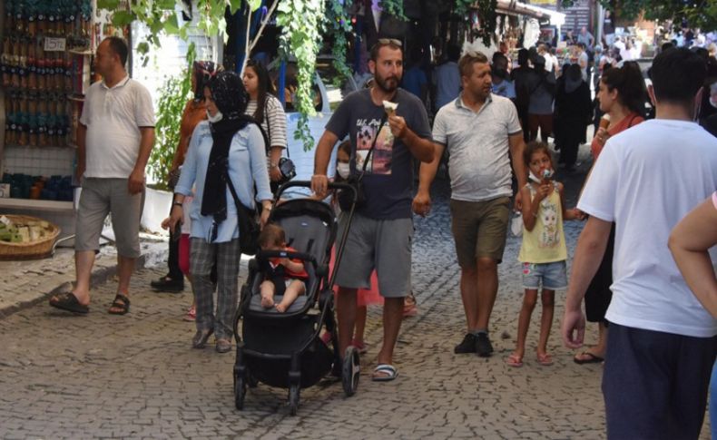 Şirince'de pazar günü kalabalığı yaşandı