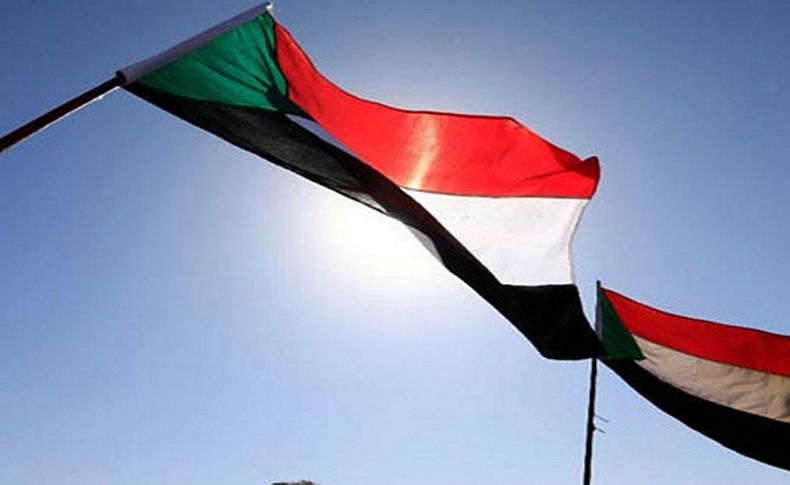 Sudan'da hükümet feshedildi... 1 yıl OHAL