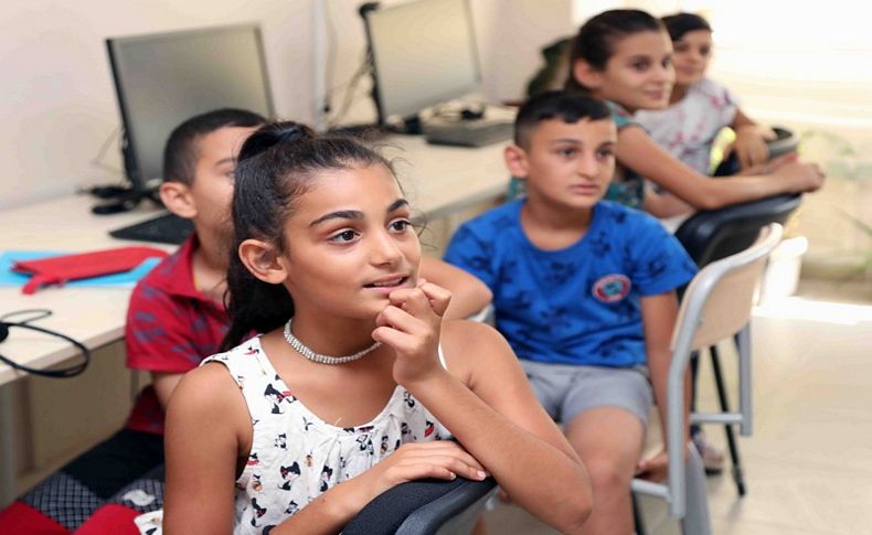 Suriyeli çocuklar Türkçe öğreniyor