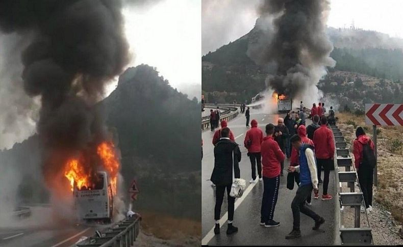 Futbolcuları taşıyan otobüsü alev alev yandı