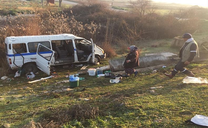 Tarım işçilerini taşıyan minibüs ile otomobil çarpıştı: 13 yaralı